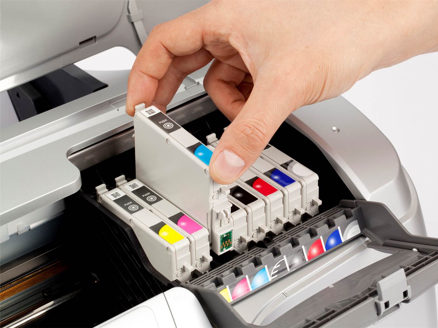Installing an ink cartridge - TonerGiant Installing an ink cartridge - TonerGiant